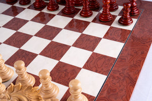 Jeu d’échecs Renaissance <br>en bois rose et frêne (Haute Brillance)