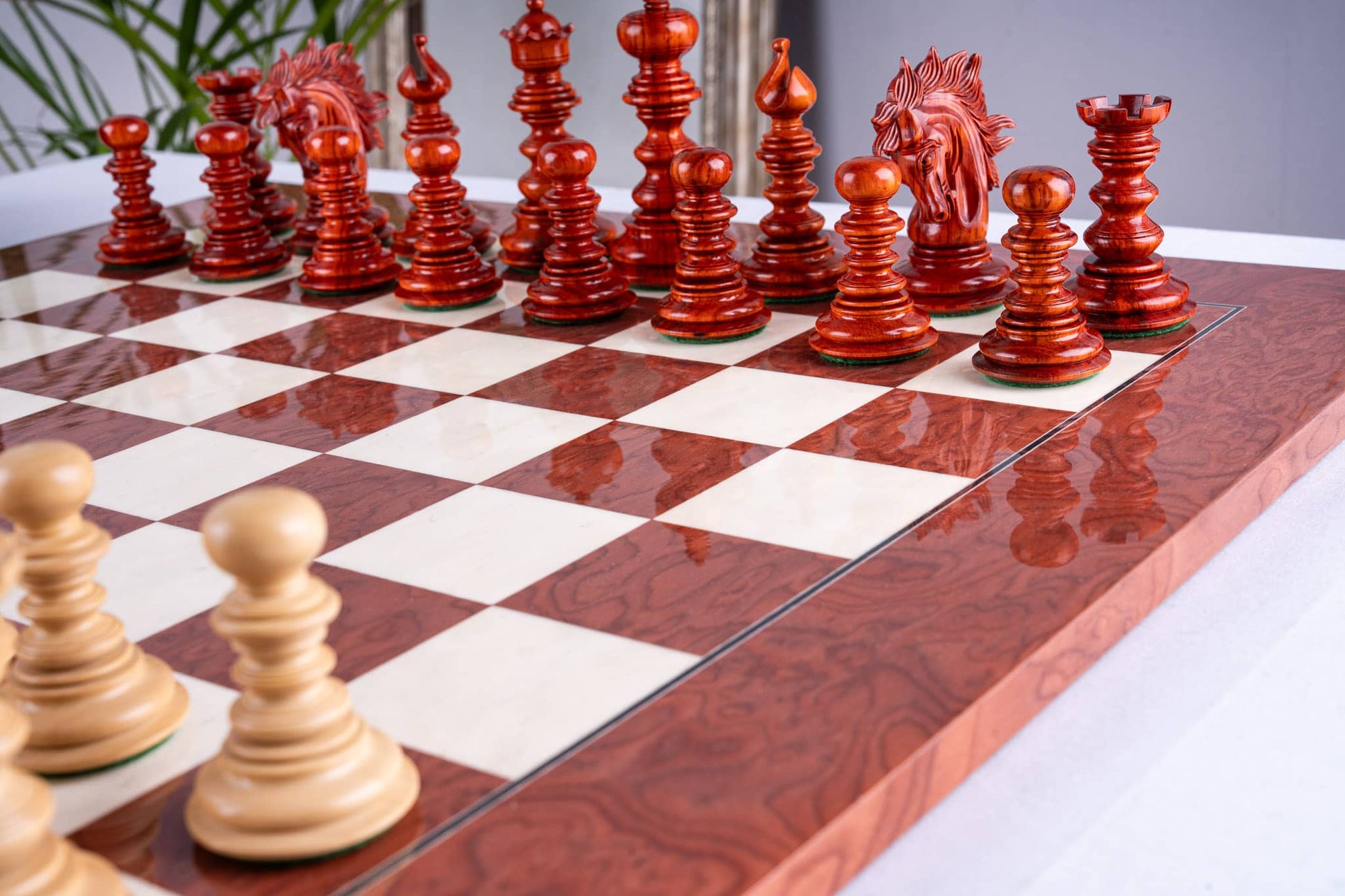 Jeu d’échecs Renaissance <br>en bois rose et frêne (Haute Brillance)