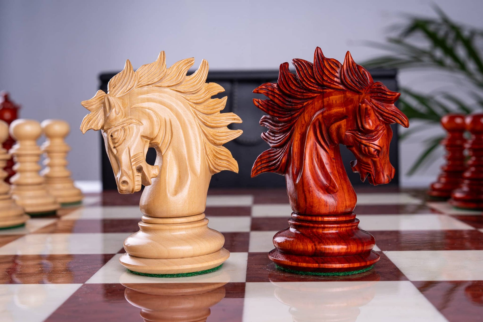 Jeu d’échecs Renaissance <br>en bois rose et frêne (Haute Brillance)