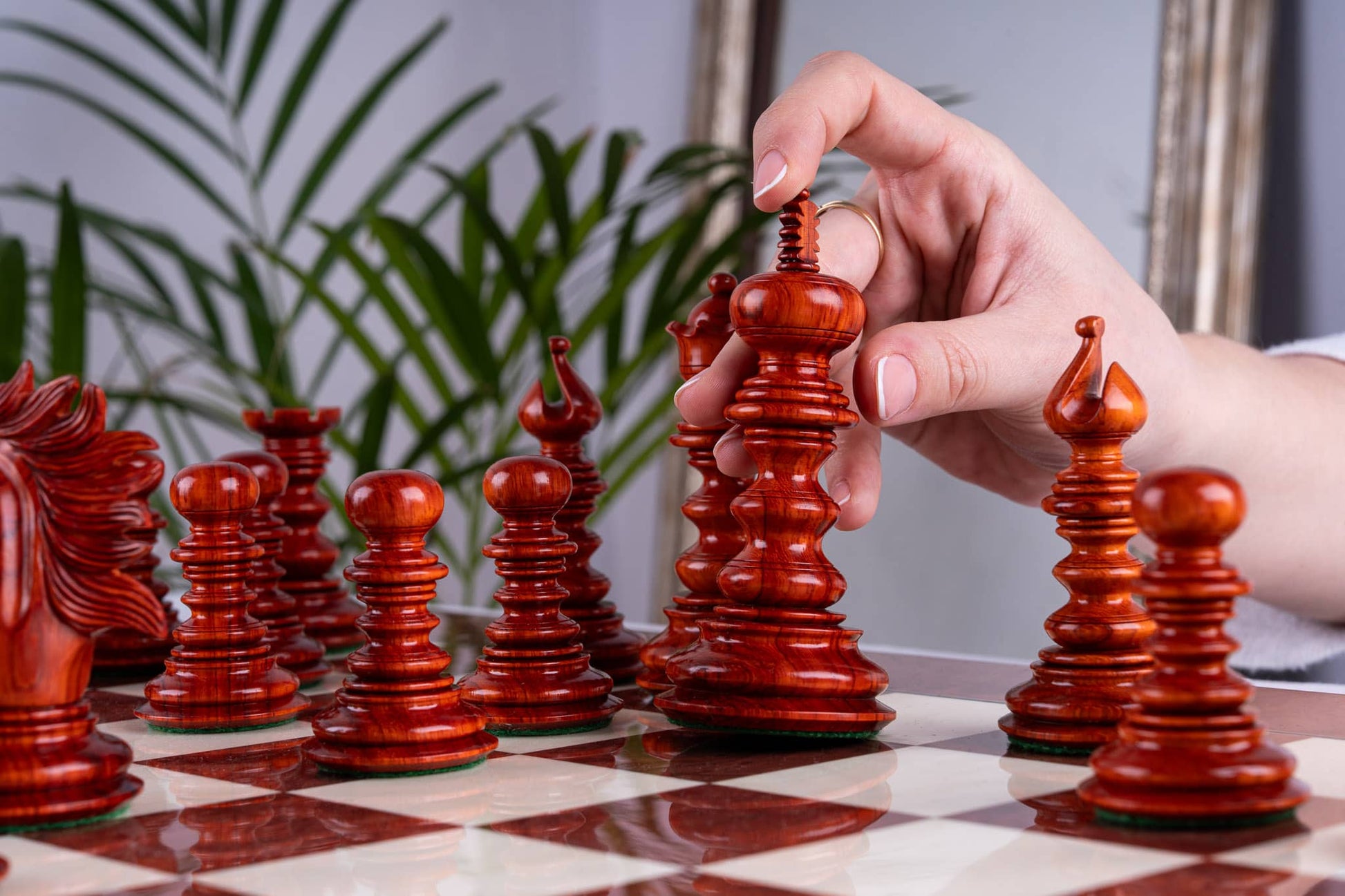 Jeu d’échecs Renaissance <br>en bois rose et frêne (Haute Brillance)