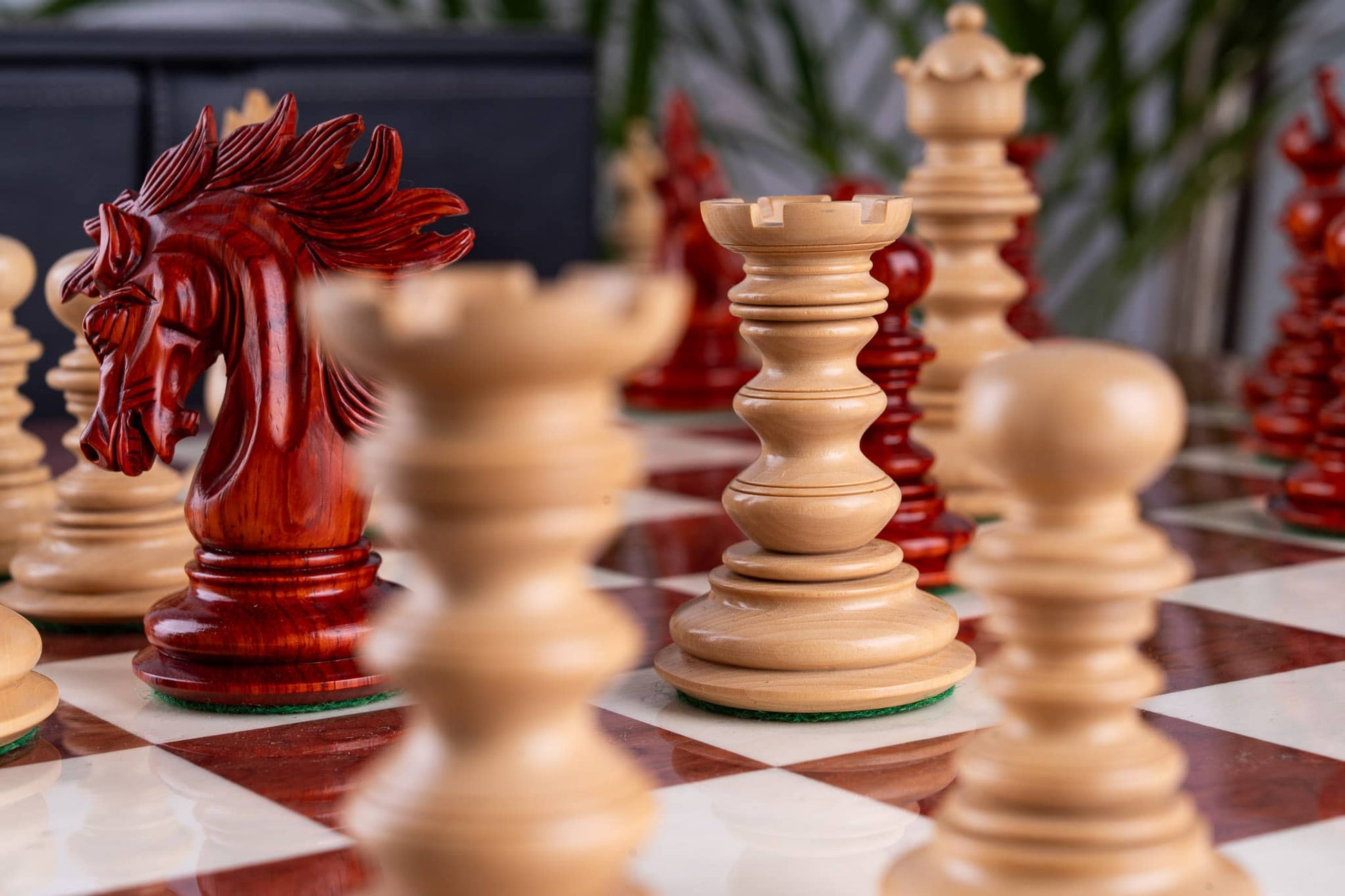 Jeu d’échecs Renaissance <br>en bois rose et frêne (Haute Brillance)