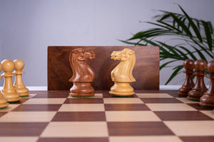 Jeu d'Échecs Lumière <br>en Bois d'Acajou