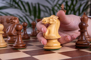 Jeu d'Échecs Lumière <br>en Bois d'Acajou