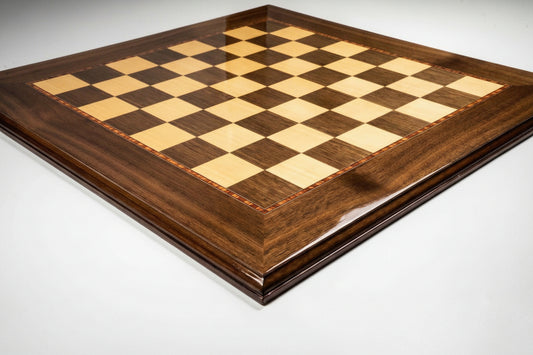 Échiquier Liseré de Mosaïque <br>en Bois de Noyer