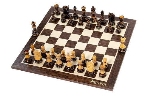 Jeu d'Échecs Élégance <br>avec Pièces en Bois Brûlé