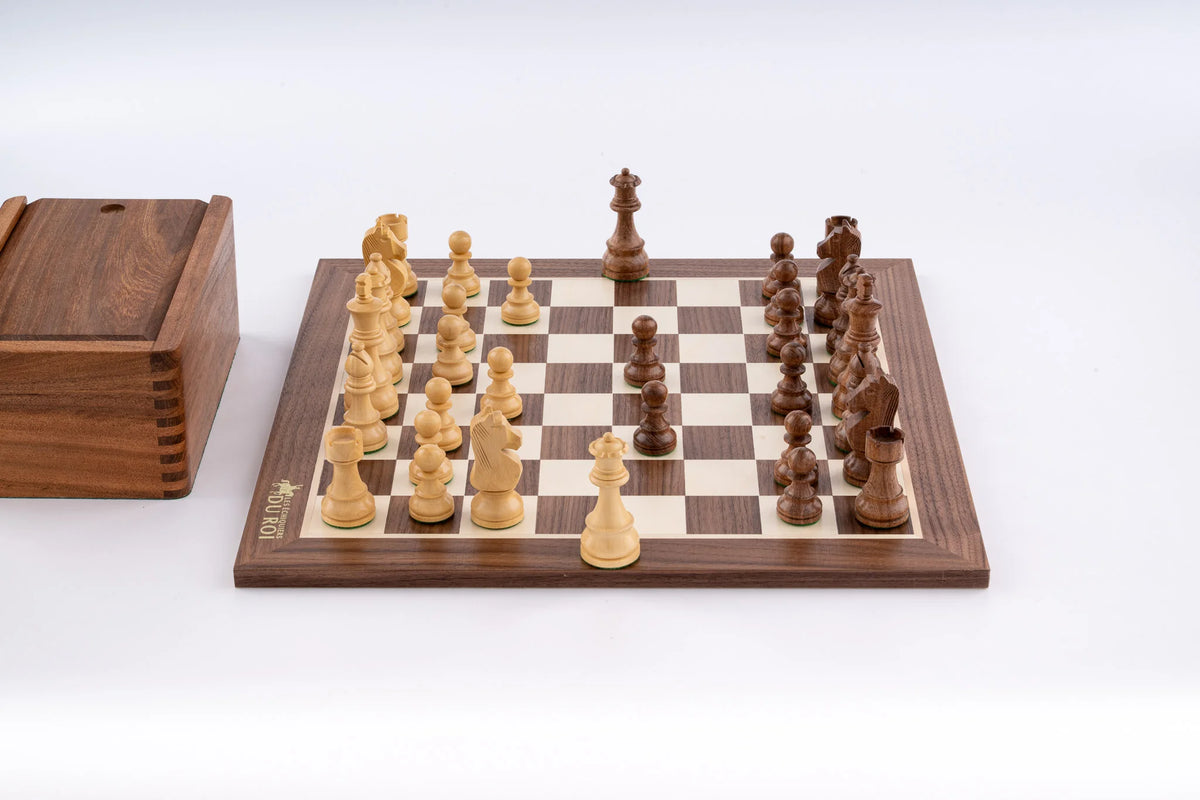 Jeu d'Échecs Authentique en Bois de Noyer — vue d’ensemble 2