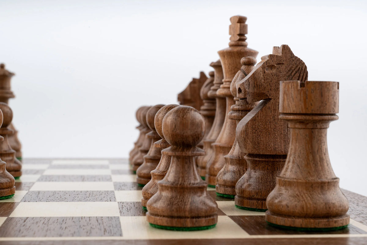 Jeu d'Échecs Authentique en Bois de Noyer — détail 6