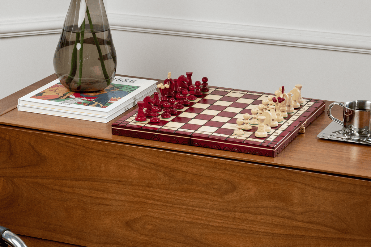 Echiquier Cerise et son Jeu d'Échecs — vue en intérieur