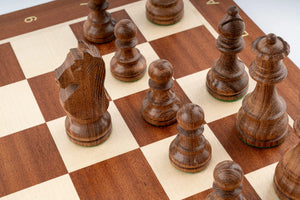 Jeu d'Échecs Délicatesse en Bois d'Acajou — détail 5