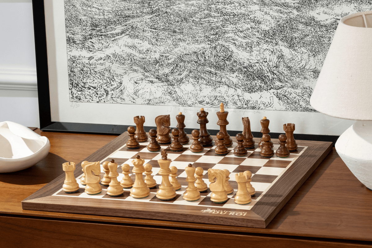 Jeu d'Échecs Distinction en Bois d'Érable et de Noyer — vue en intérieur
