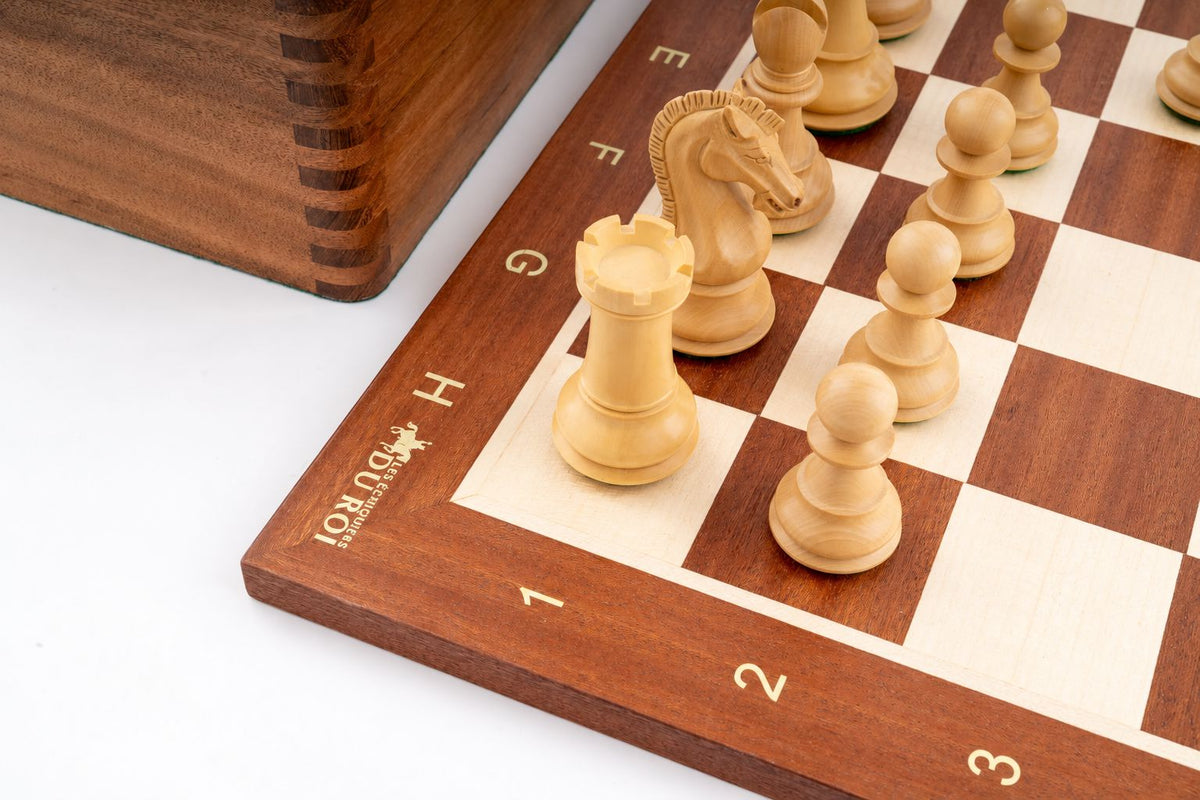 Jeu d'Échecs Régence <br>en Bois d'Acajou