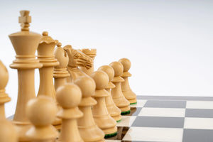 Jeu d'Échecs Éclat en Bois d'Ébène — Détail 6