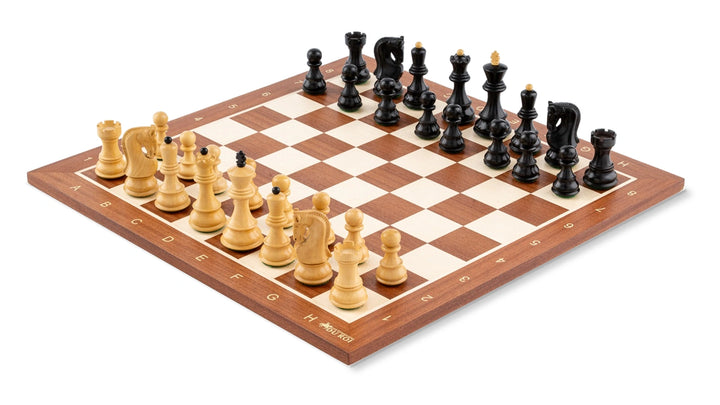 Jeu d'Échecs Étendard  en Bois d'Acajou et Buis