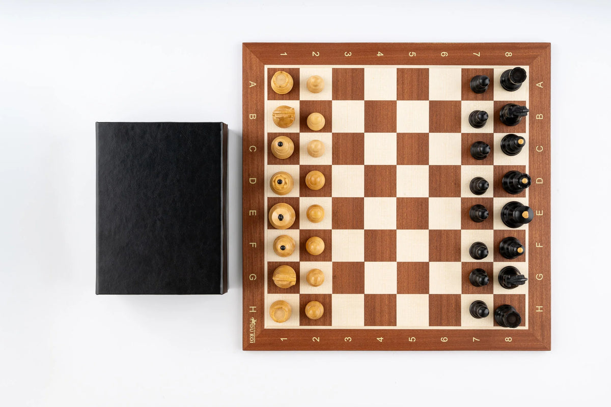 Jeu d'Échecs Étendard en Bois d'Acajou et Buis — vue du dessus