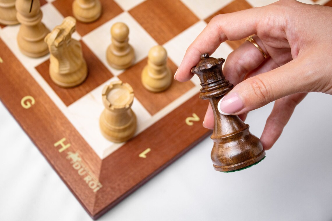 Commander Puissance 4 en bois à la maison des échecs