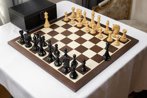 Pièces d'échecs en ébène