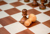 Jeu d'Échecs Clair Ambré <br>en Bois d'Acajou