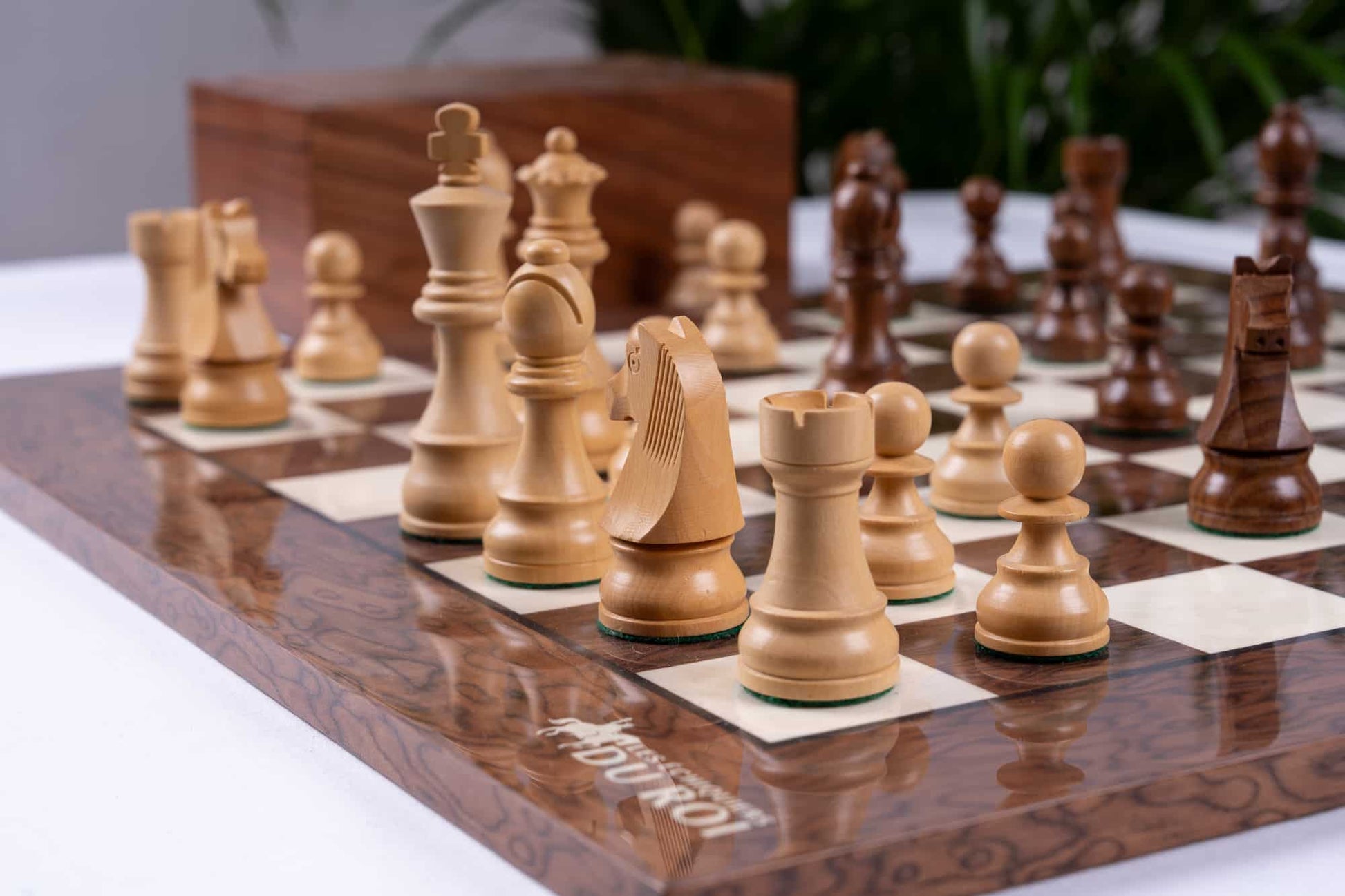 jeu echecs monarchique gagner