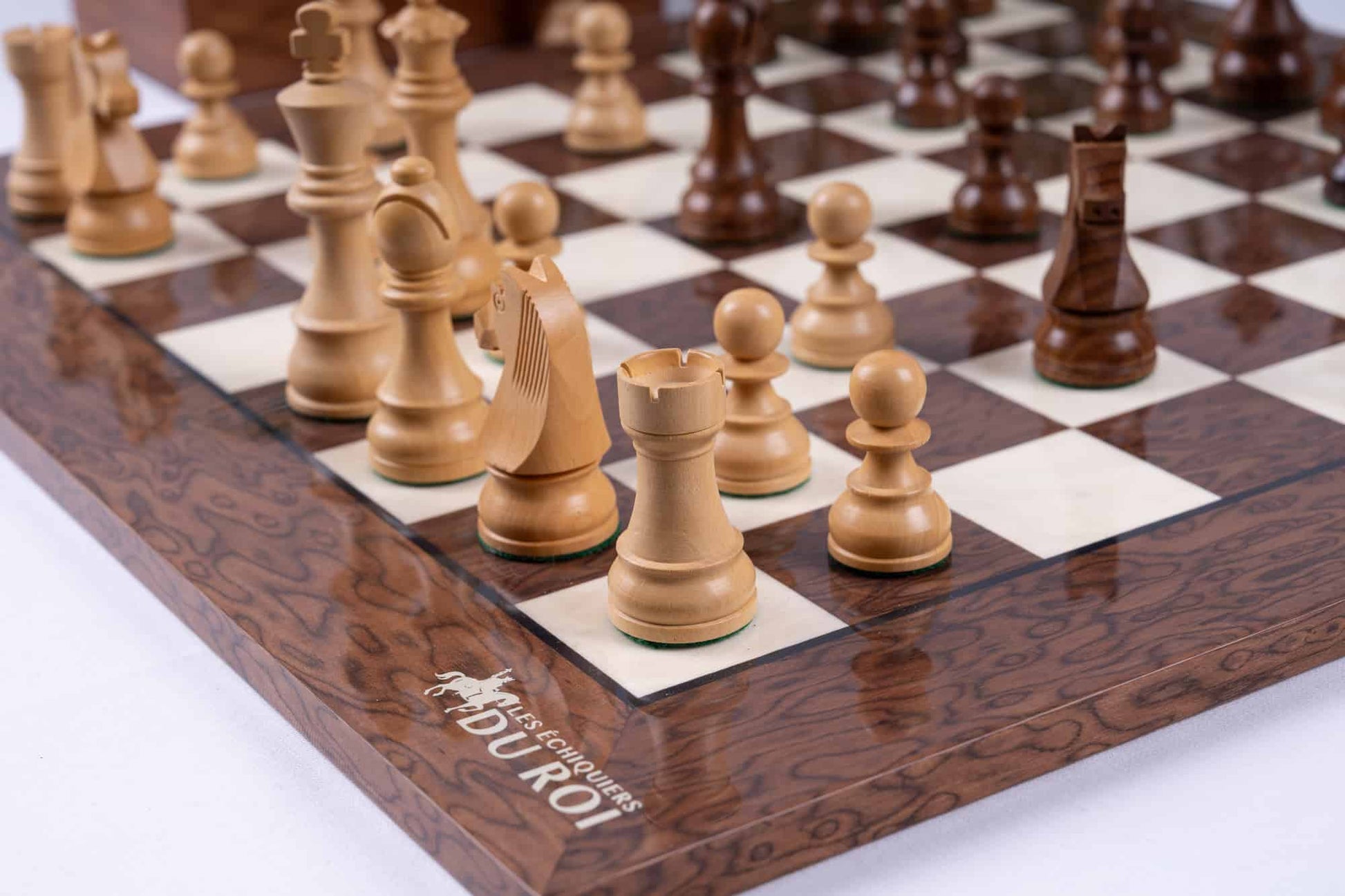 jeu echecs monarchique plateau