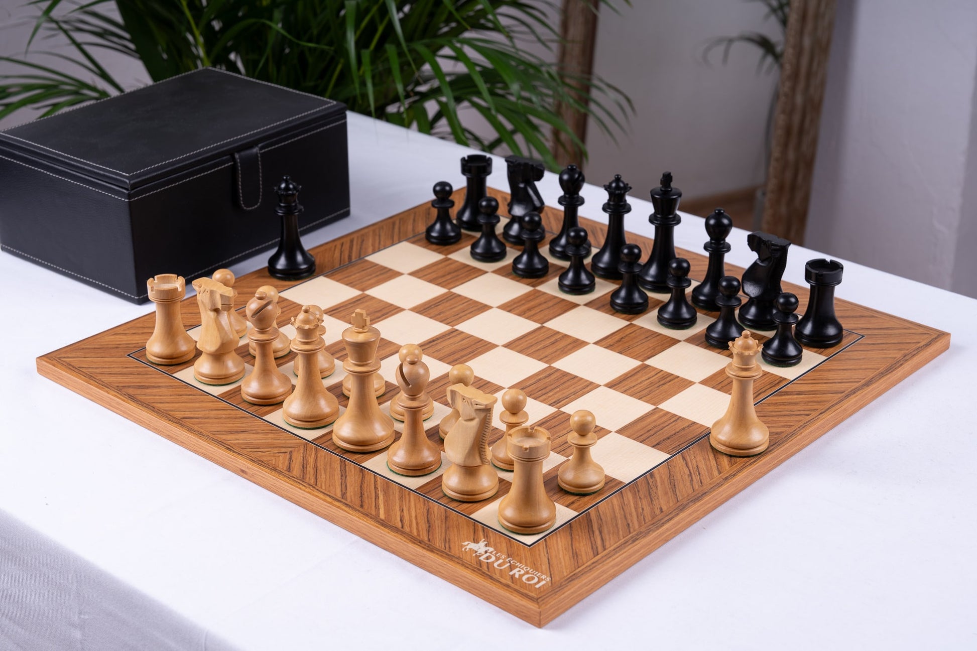 Jeu d'Echecs Mosaïque de bois<br> en Teck