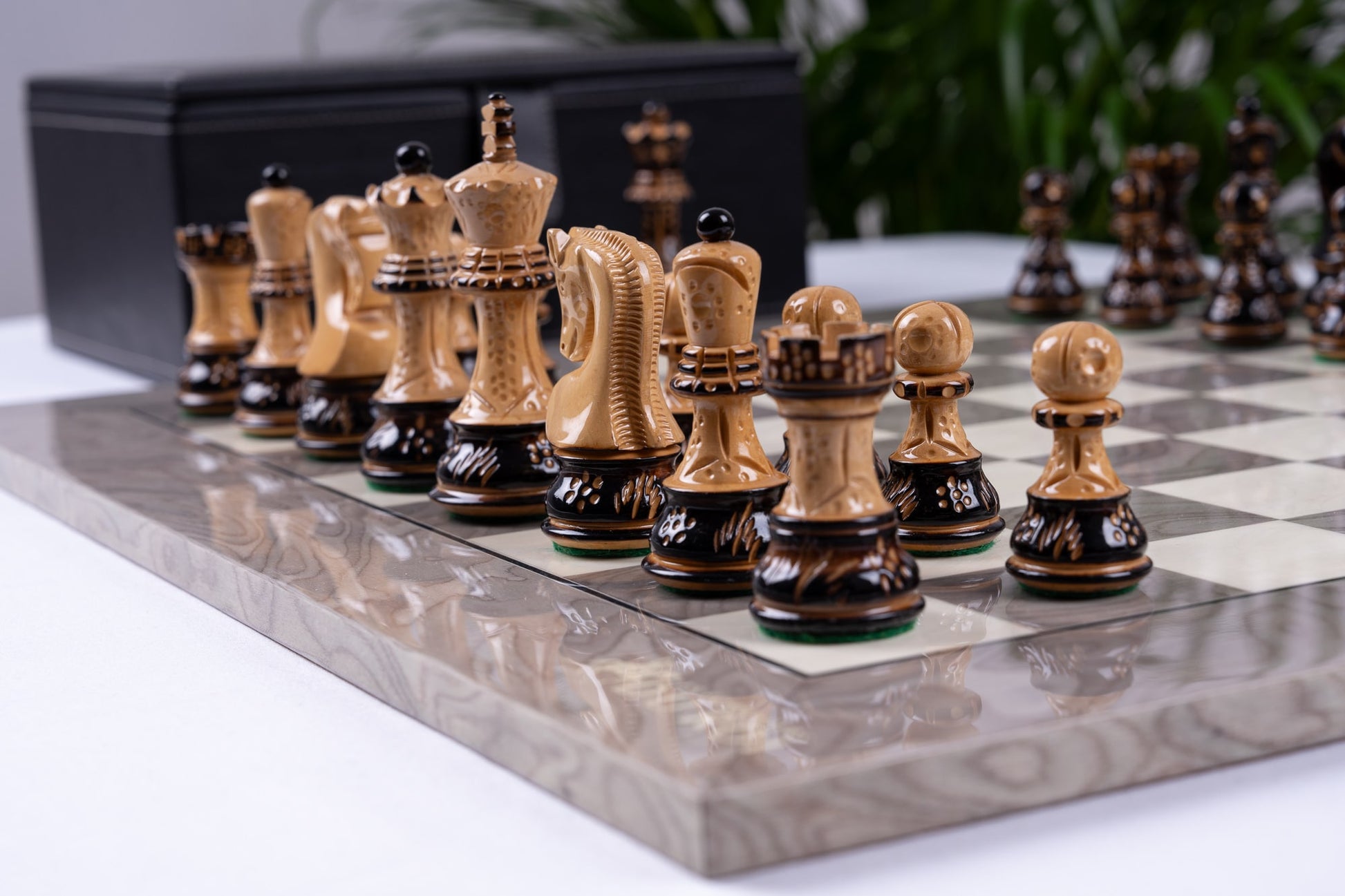 Jeu d'Échecs Prestige <br>en bois de frêne (Haute Brillance)