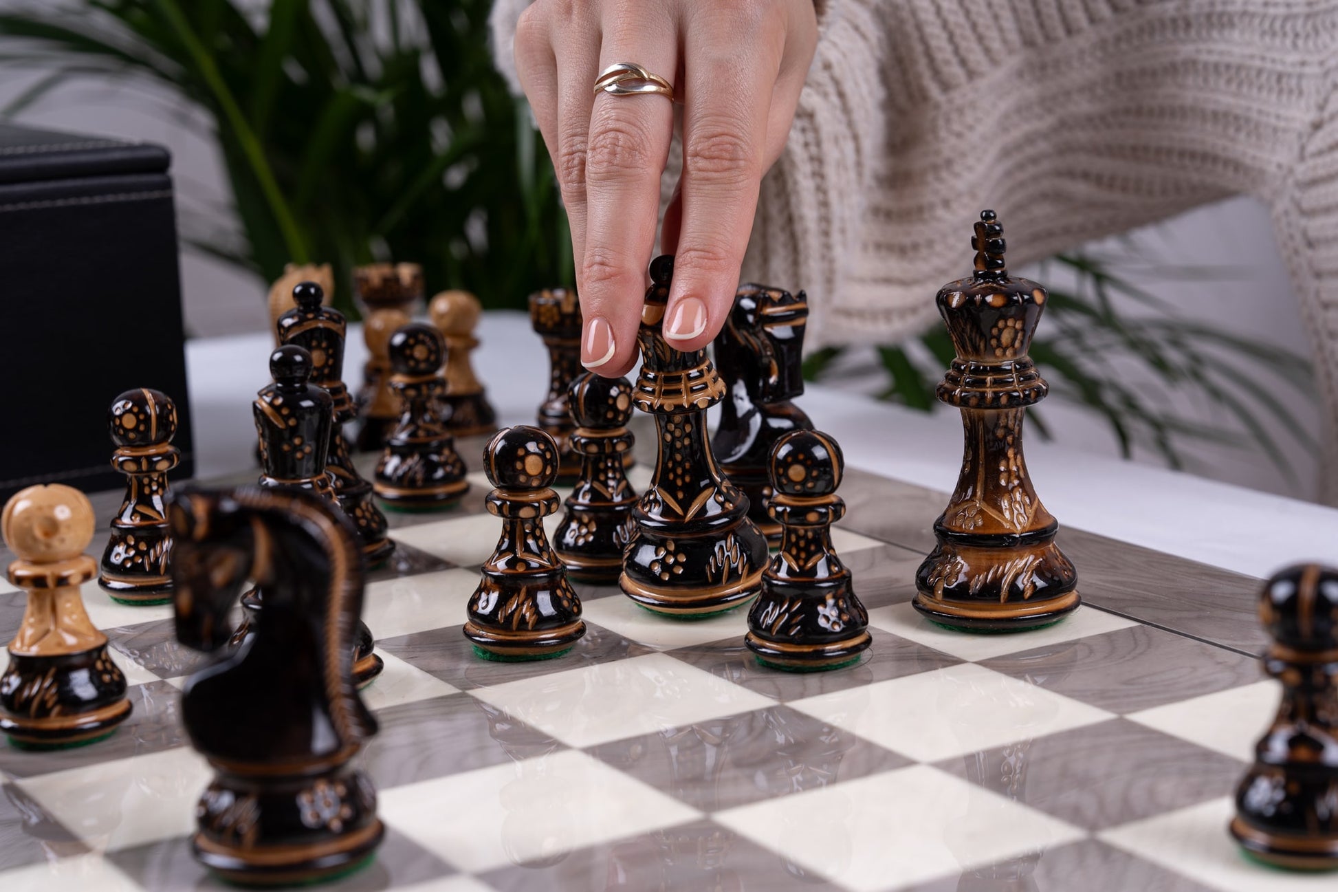 Jeu d'Échecs Prestige <br>en bois de frêne (Haute Brillance)