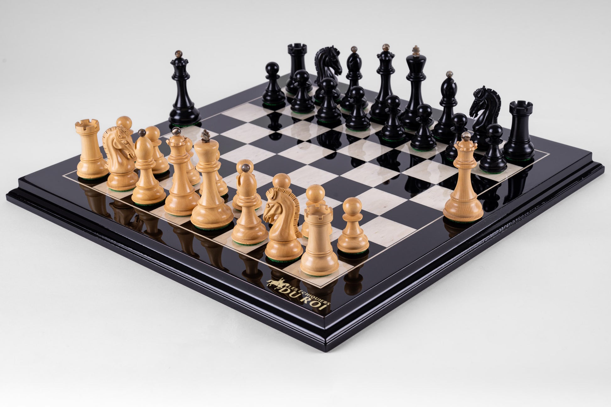 Jeu d’échecs Origine<br>en Ivoire de Mammouth