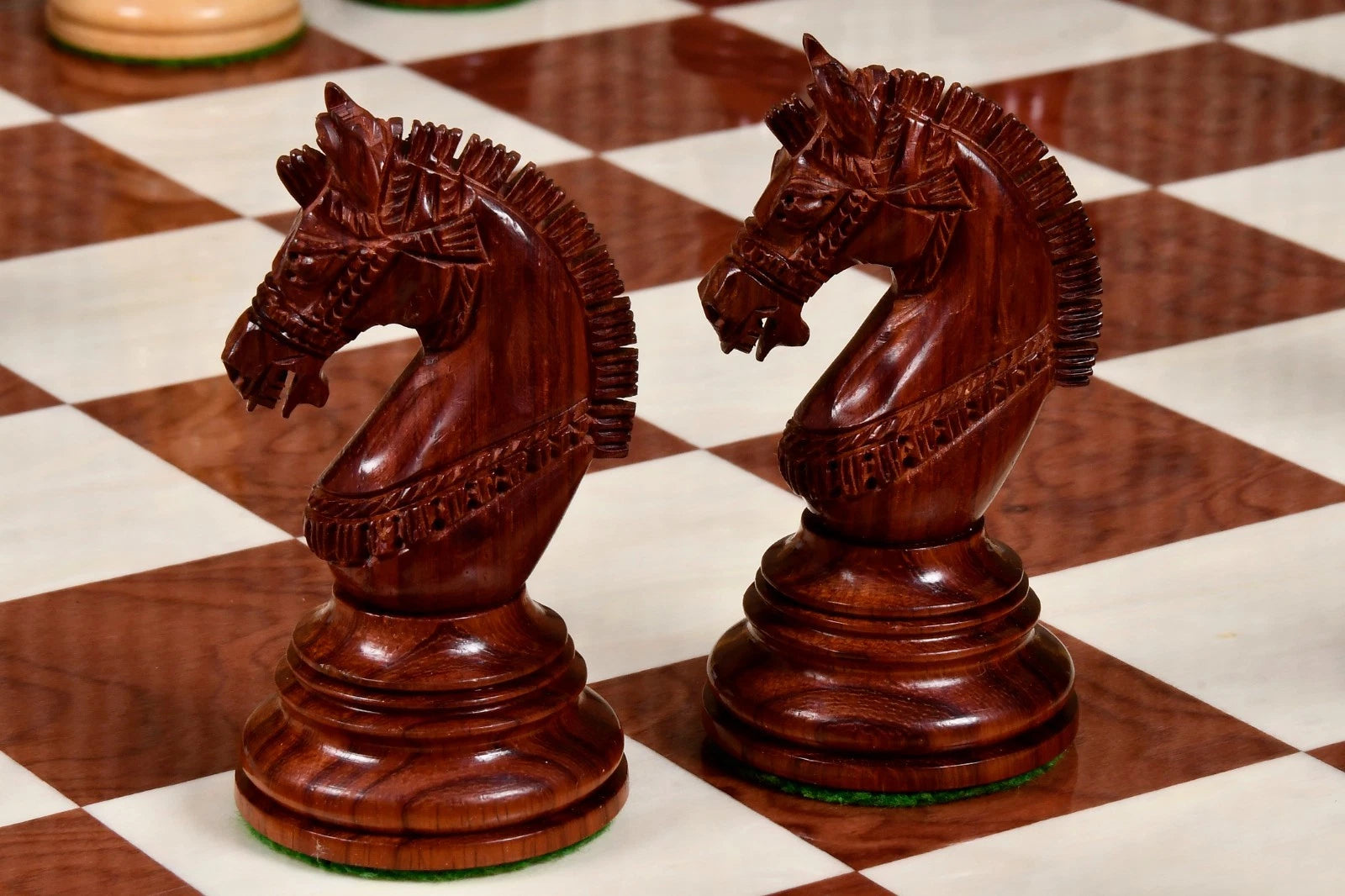Pièces d'Échecs Chetak <br>en Bois de Padouk