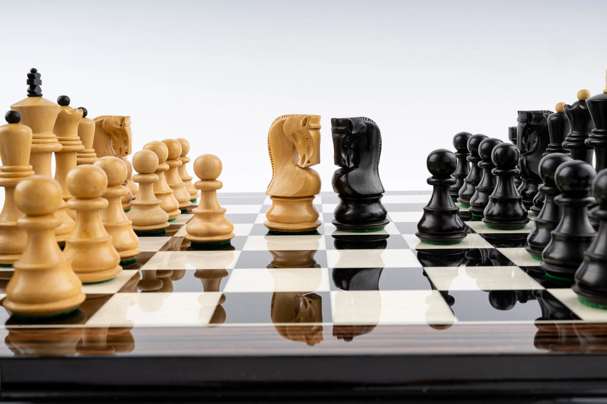 Jeu d'Échecs Trésor en Bois d'Ébène et Buis — Détail 7