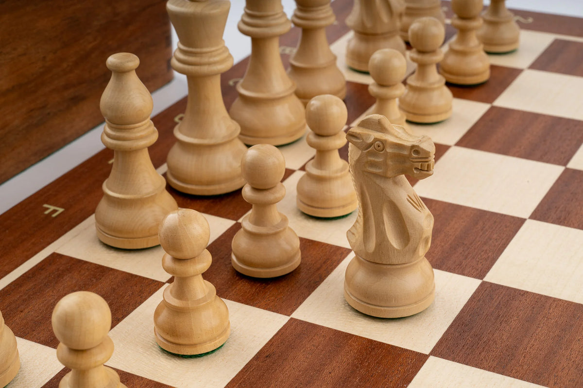 Jeu d'Échecs Viking en Bois d'Acajou — détail 4