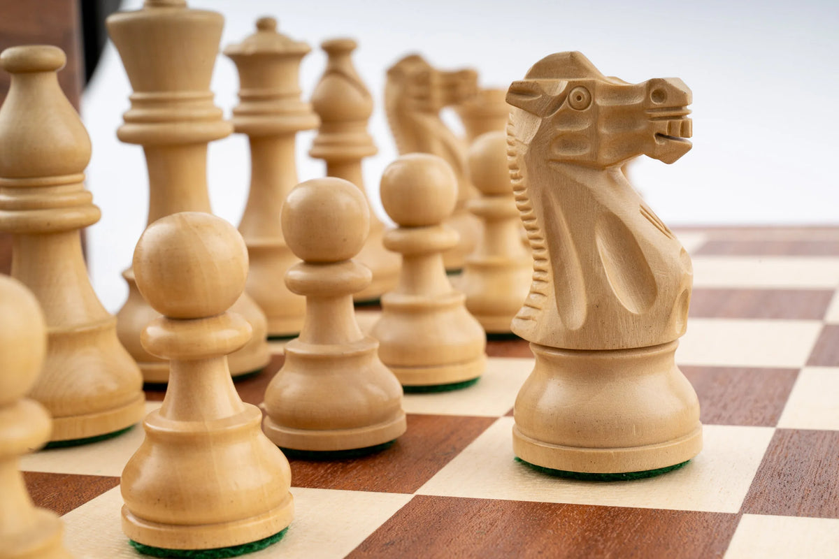 Jeu d'Échecs Viking en Bois d'Acajou — détail 7