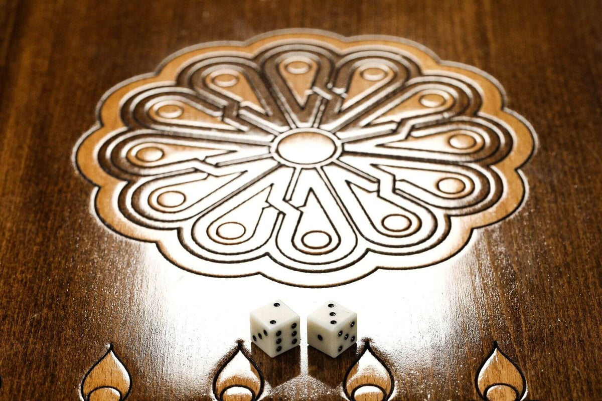 Plateau de Backgammon en Bois Marqueté Dés