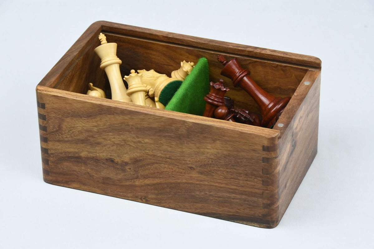 boite pieces echecs roi