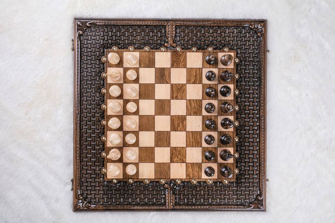 Echiquier avec Backgammon et son Jeu d'Echecs Table