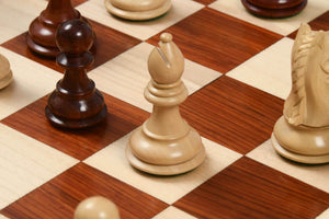 Échiquier Contemporain <br>avec Pièces en Bois de Rose