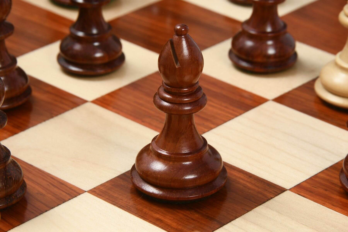 Échiquier Contemporain <br>avec Pièces en Bois de Rose