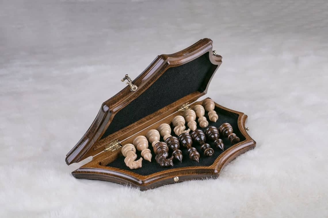 Echiquier en Etoile et son Jeu d'Echecs Reine