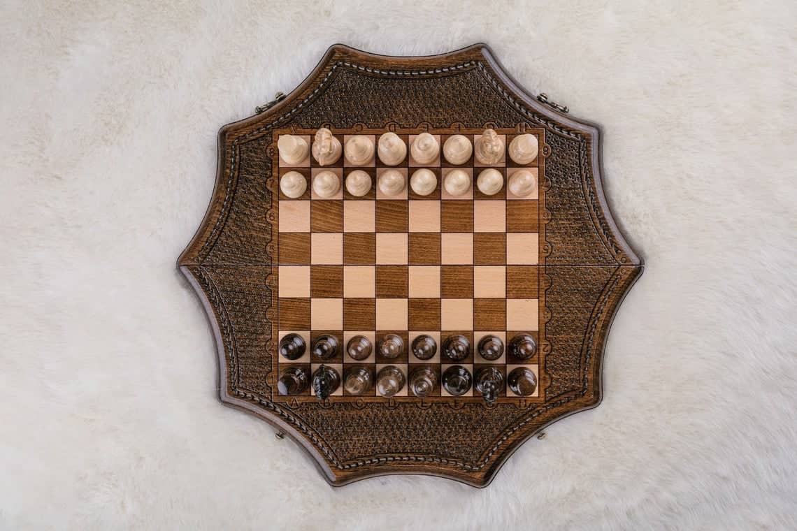 Echiquier en Etoile et son Jeu d'Echecs Fou