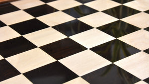 Echiquier Noir et Blanc en Bois d'Ebène Pions