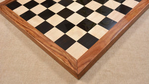 Echiquier Noir et Blanc en Bois d'Ebène Roi