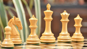 grandes pieces d'échecs scupltées en bois de rose reine