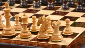 grandes pieces d'échecs scupltées en bois de rose jeu de la dame
