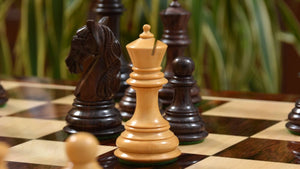 grandes pieces d'échecs scupltées en bois de rose backgammon