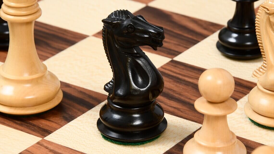 Echiquier Lardy Taille 8 Avec Pièces En Buis - Jeu D'échecs En Bois