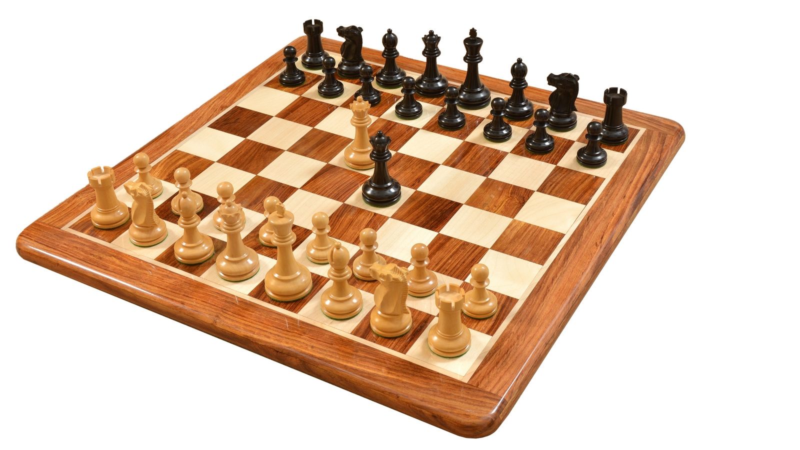 Jeu D'échecs En Bois 32 Pièces - Hauteur Roi 5.5cm - Pièces En Bois Massif, Finition Soignée - Avec échiquier Plastique - Pour Débutants Et Joueurs - 1