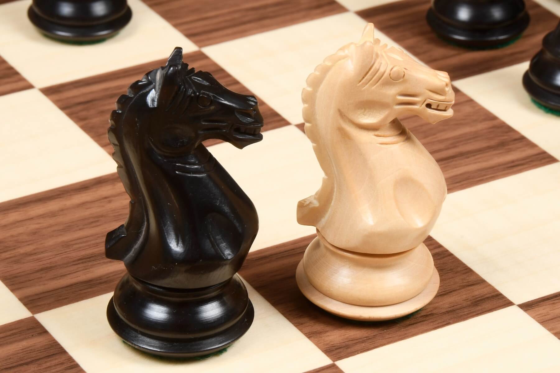 Jeu d'Échecs Charlemagne avec Roi