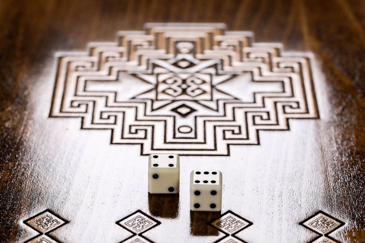 Jeu d'Echecs en Bois Original Dés