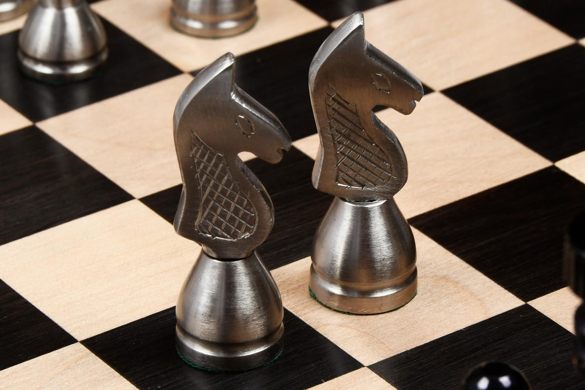 Jeu d'Échecs en Fer Fou