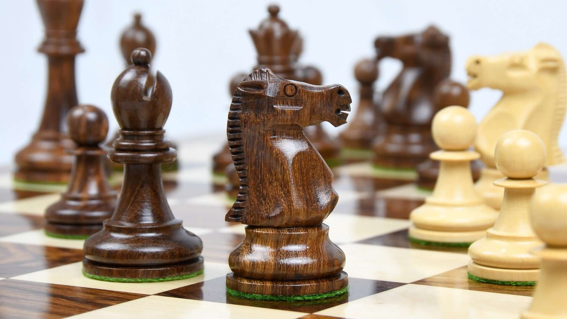 Jeu d'Échecs Grand Format en Bois