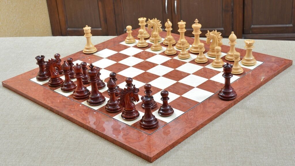 Jeu d'Echecs Oriental Table